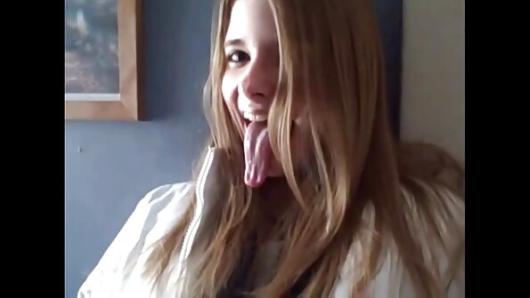 Lena Paul și Sofi Ryan fac sex lesbian cu gin Angela White
