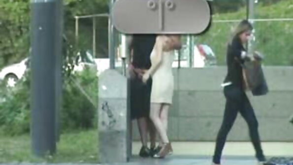 Studs jucăuși în cutia milfs