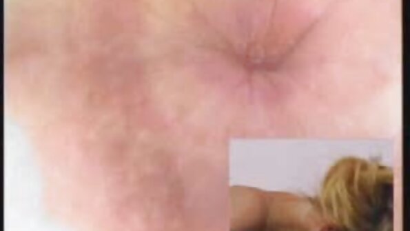 Bruneta MILF Kendra Lust Tease And Strip