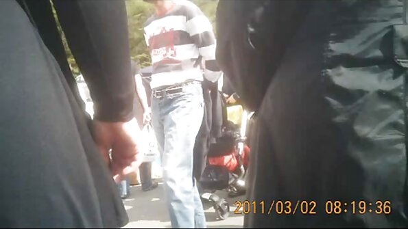 Puma bogată fuita de fiul prietenei ei în pat