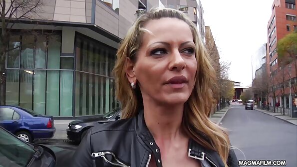 Nikki Sweet este futută cu pasiune în pat
