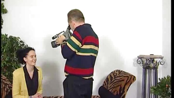 Relaxarea doamnei Siren cu o murdărie Sticki