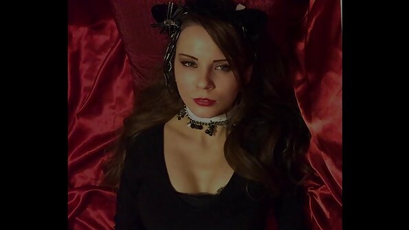 Hot Nikki lubrifiază un Dickie