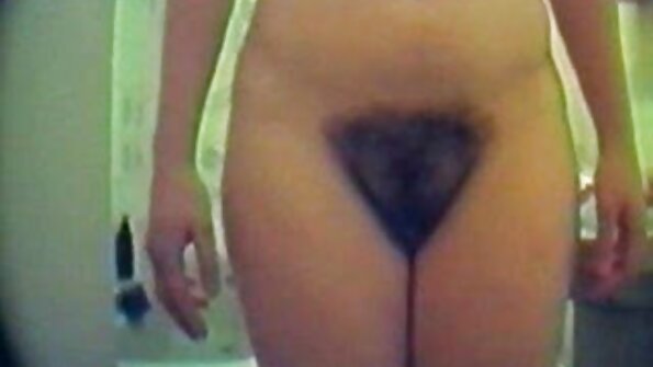 Adriana Chechik călărește pula mare cu fundul ei după ce a dat cap