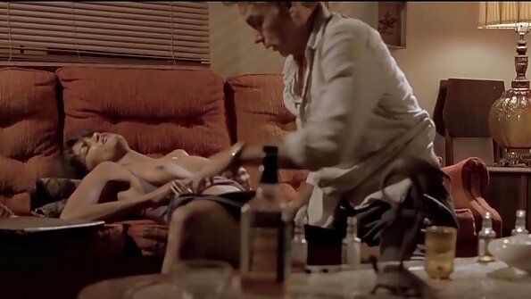 Anikka Albrite și Riley Reid au nevoie cu disperare să fie fuite