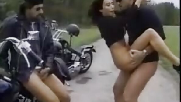 Austin este futut în sală