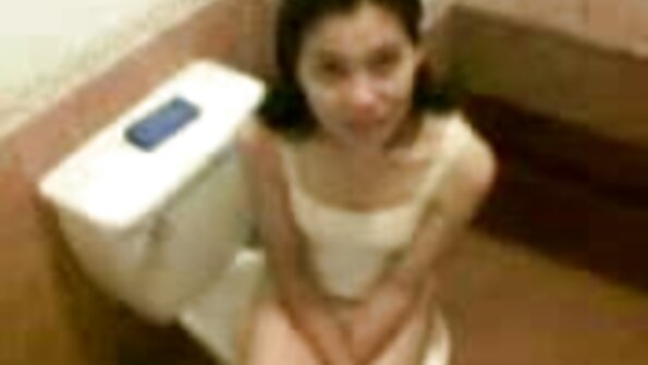 Bruneta devine doggystyle dracului